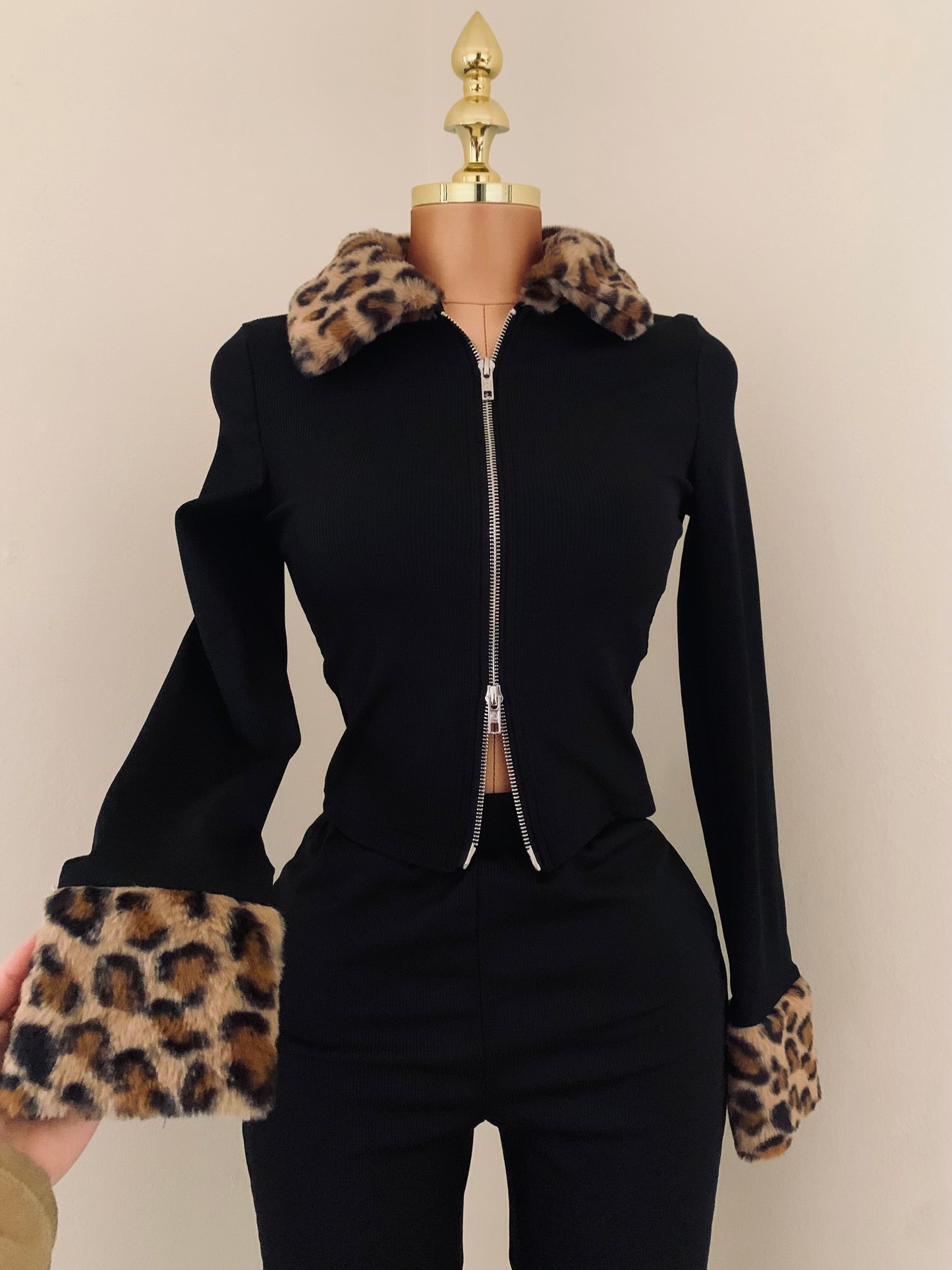 Leo Black Set