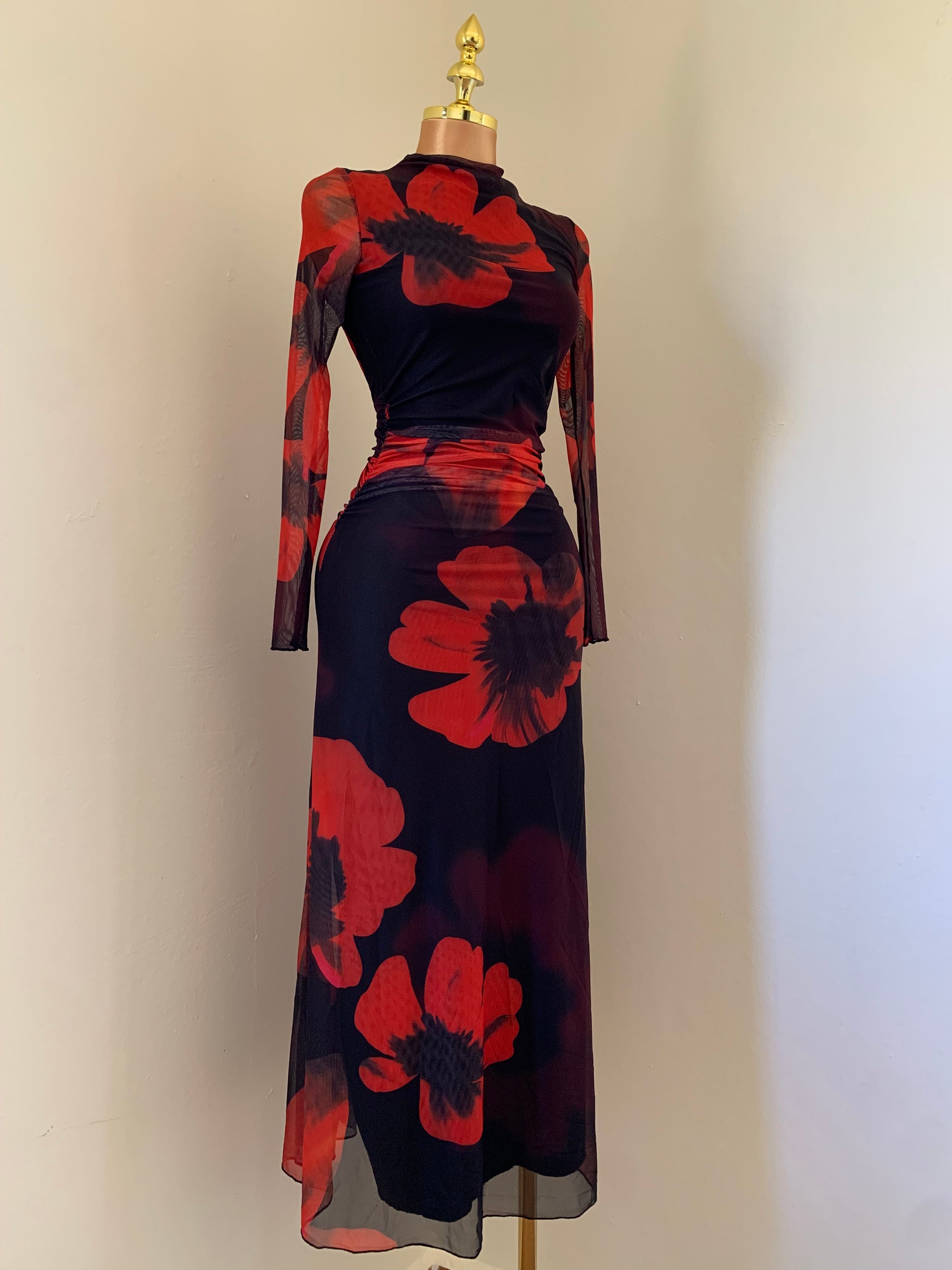 elissa red dress Elissa Red Knit Hibiscus Print Halter Mini Dress - US 8